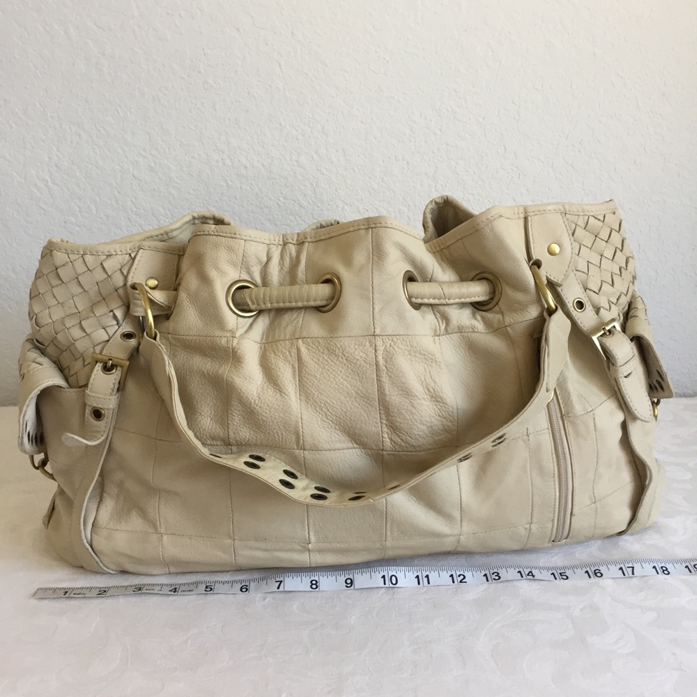 Ivory leather woven grommets bag - Picture 4 of 8
